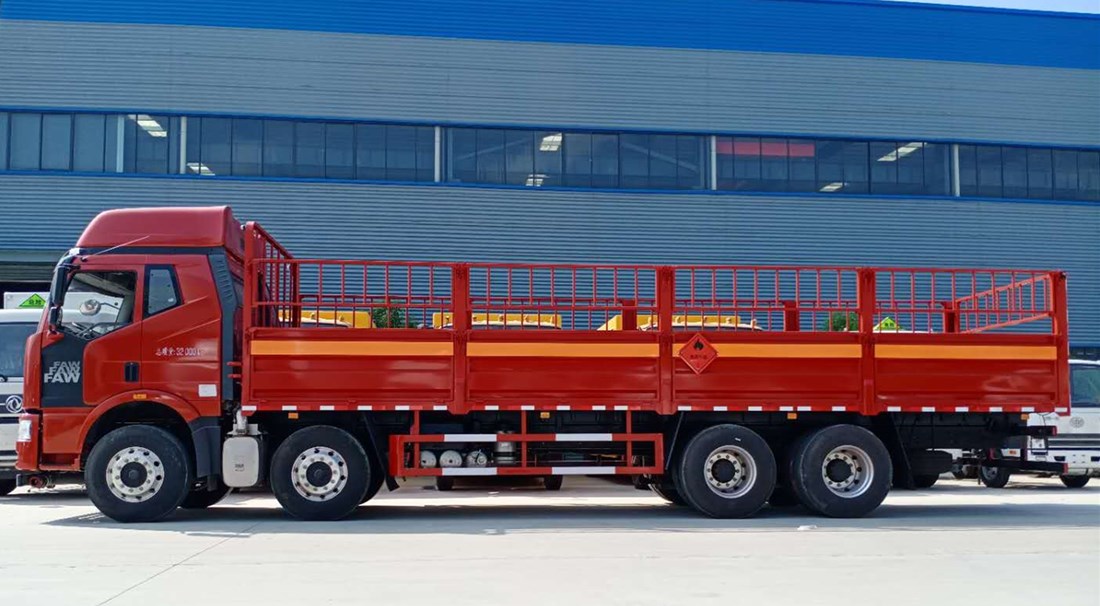 解放9.3米氣瓶運輸車 解放9.3米氣瓶運輸車