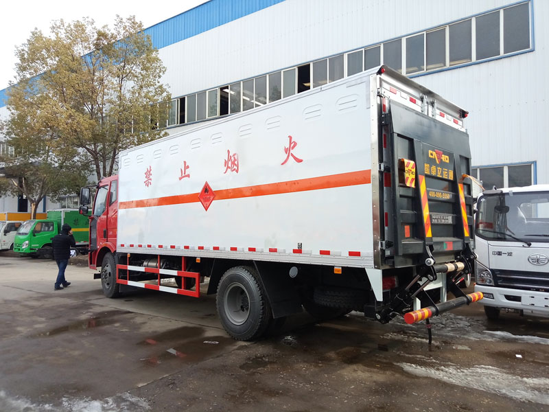 解放6.2米(10.4噸)氣體廂式車 解放6.2米(10.4噸)氣體廂式車