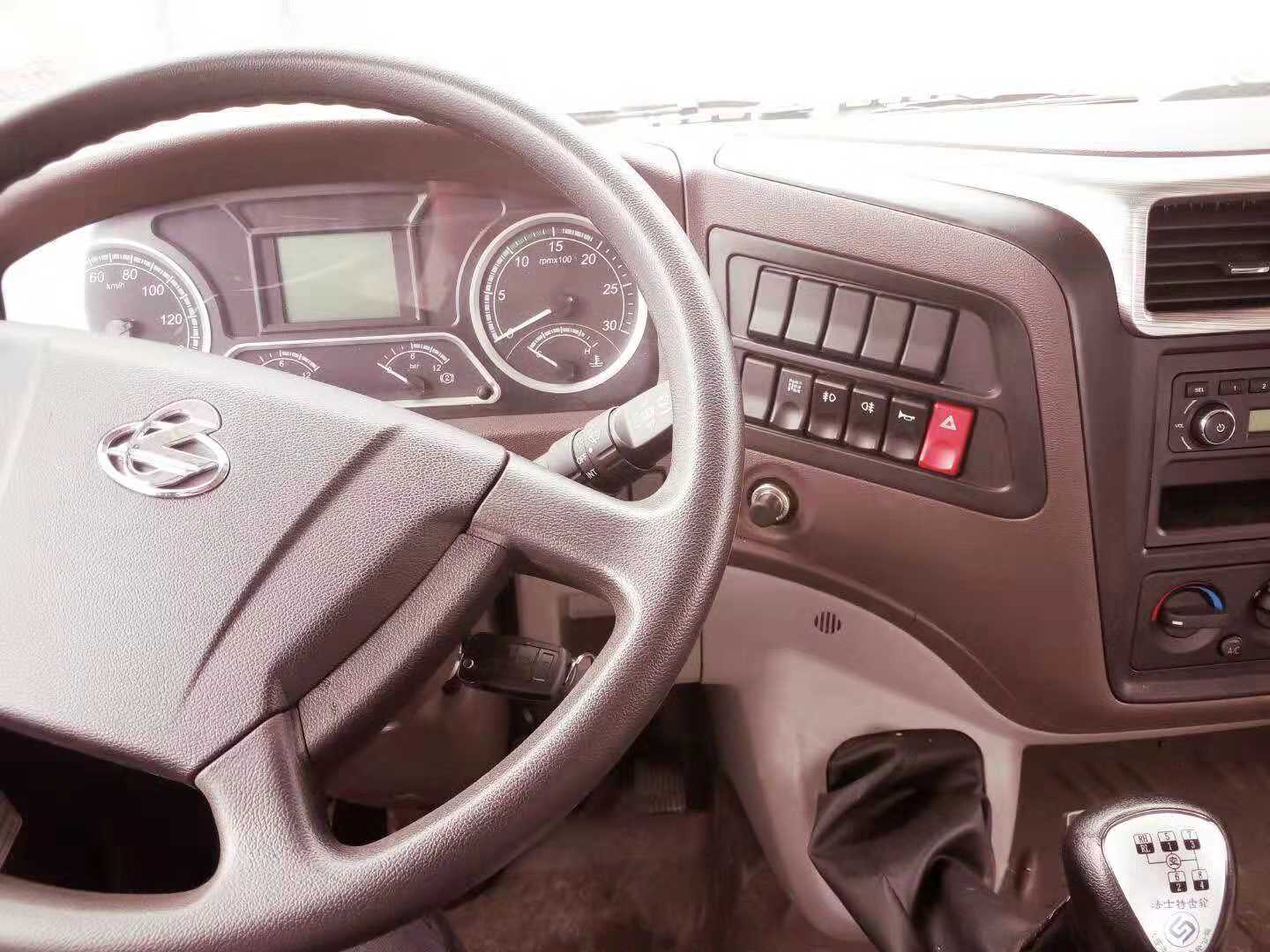 東風柳汽毒性氣體廂式運輸車配置價格 東風柳汽毒性氣體廂式運輸車配置價格