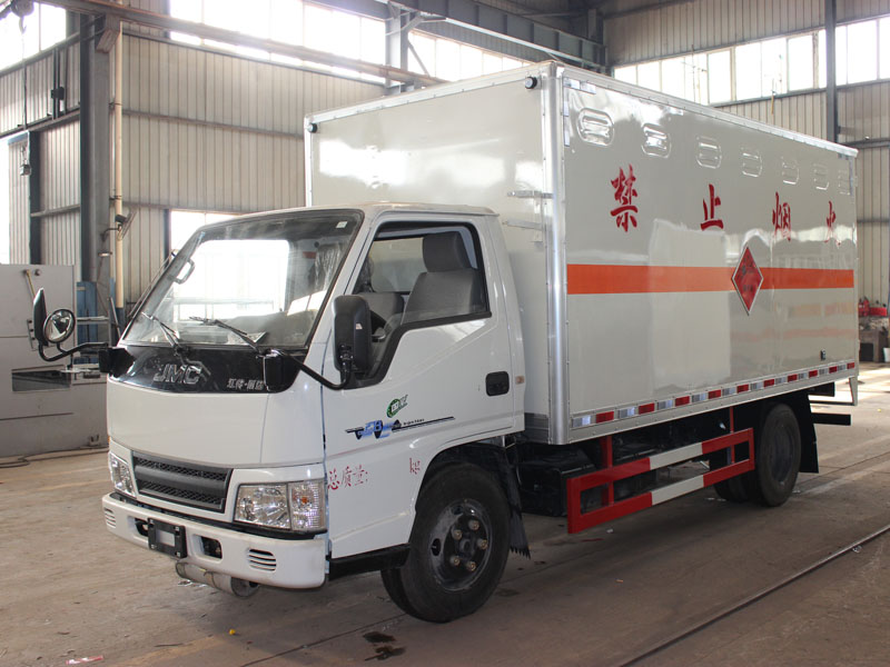 江鈴4.2米(2.6噸)氣體廂式車 江鈴4.2米(2.6噸)氣體廂式車