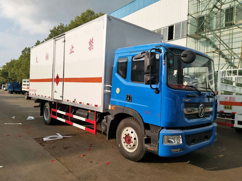 東風6.3米(10.3噸)氣體廂式車 東風6.3米(10.3噸)氣體廂式車