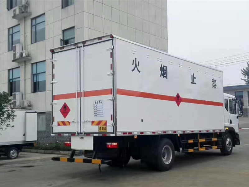 東風6.3米(10.3噸)氣體廂式車 東風6.3米(10.3噸)氣體廂式車