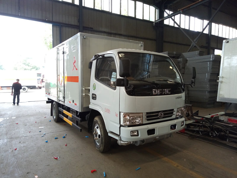 多利卡4.1米(藍牌)氣體廂式車 多利卡4.1米(藍牌)氣體廂式車