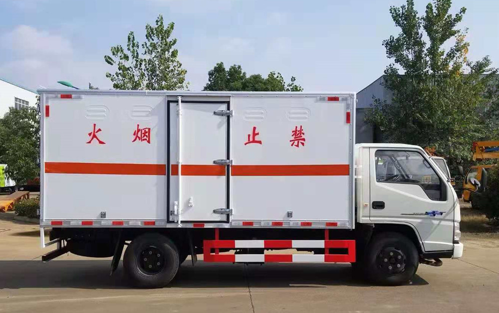 江鈴4.2米(藍(lán)牌)氣瓶廂運(yùn)輸車 江鈴4.2米(藍(lán)牌)氣瓶廂運(yùn)輸車