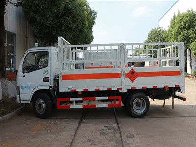 東風多利卡4米1(額載4噸)氣瓶車 東風多利卡4米1(額載4噸)氣瓶車