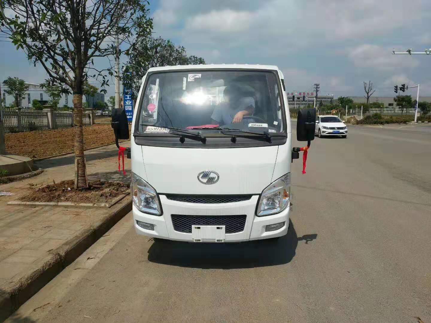 國六躍進(jìn)3.3米氣瓶運(yùn)輸車 國六躍進(jìn)3.3米氣瓶運(yùn)輸車