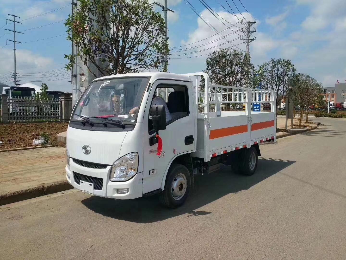 國六躍進(jìn)3.3米氣瓶運(yùn)輸車 國六躍進(jìn)3.3米氣瓶運(yùn)輸車