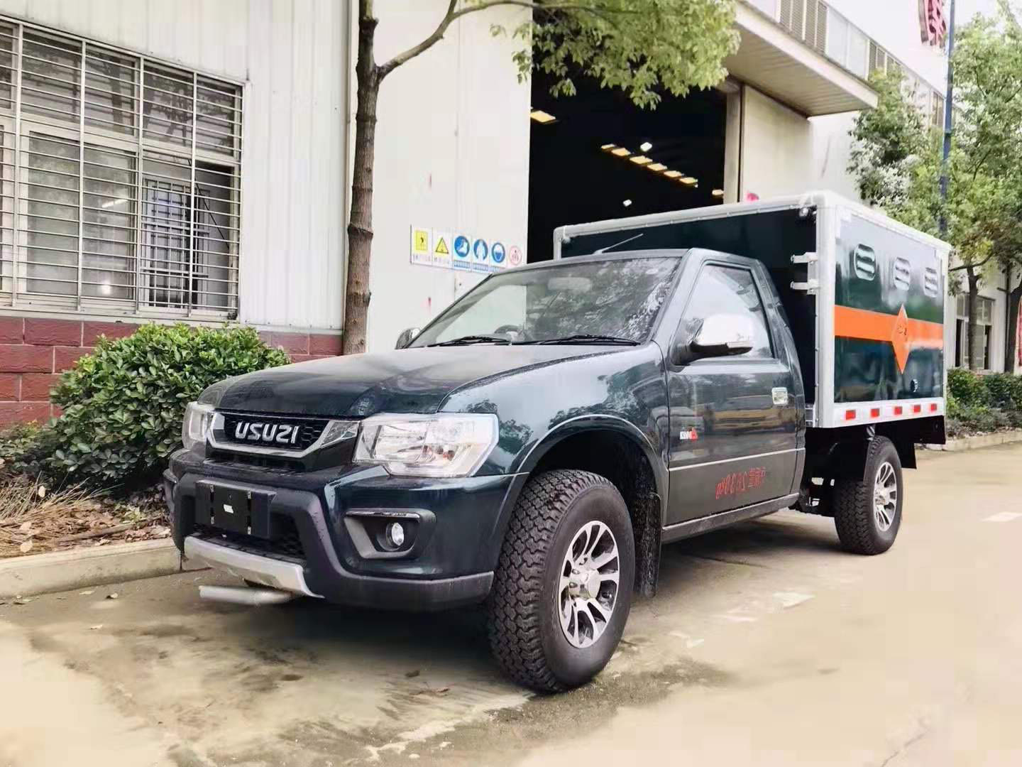五十鈴四驅(qū)皮卡民爆器材車 五十鈴四驅(qū)皮卡民爆器材車