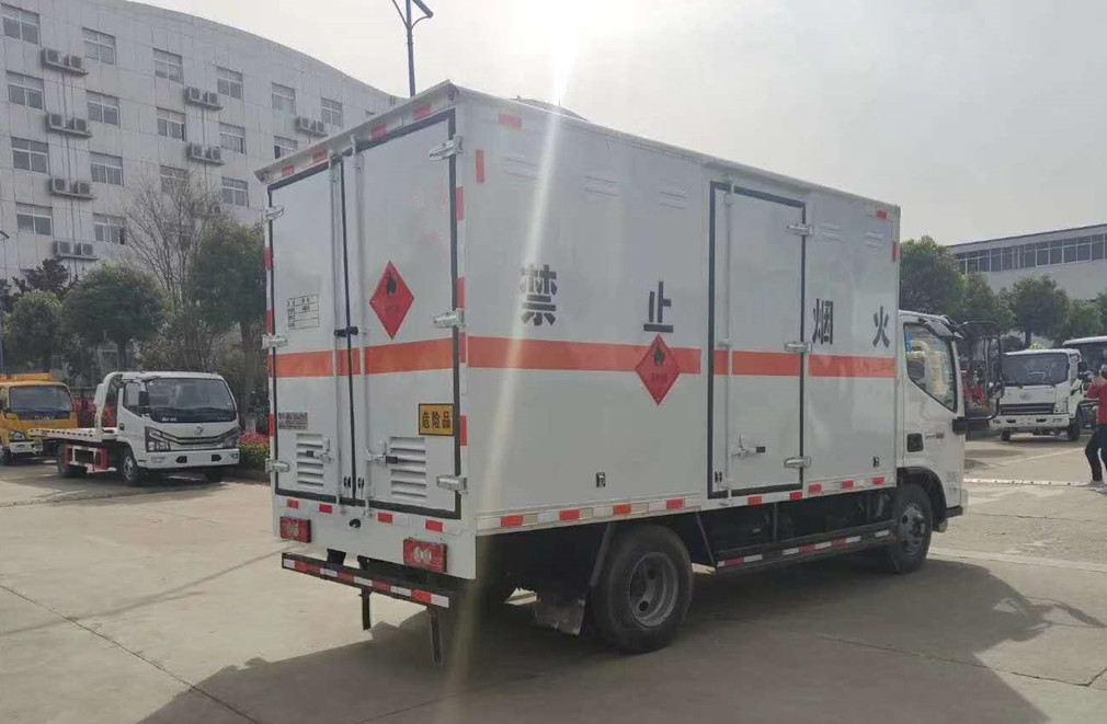 福田奧鈴4.2米危險品廂式車 福田奧鈴4.2米危險品廂式車