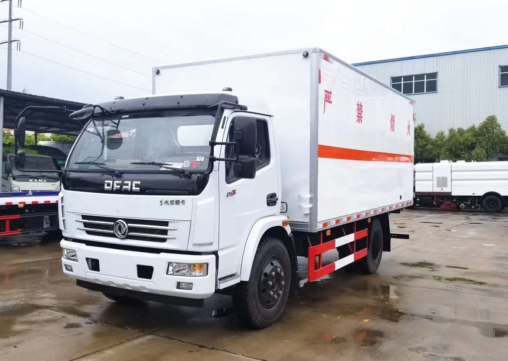 東風(fēng)多利卡5米1氣瓶廂式車 東風(fēng)多利卡5米1氣瓶廂式車