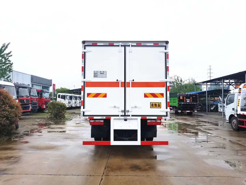 東風(fēng)多利卡5米1氣瓶廂式車 東風(fēng)多利卡5米1氣瓶廂式車