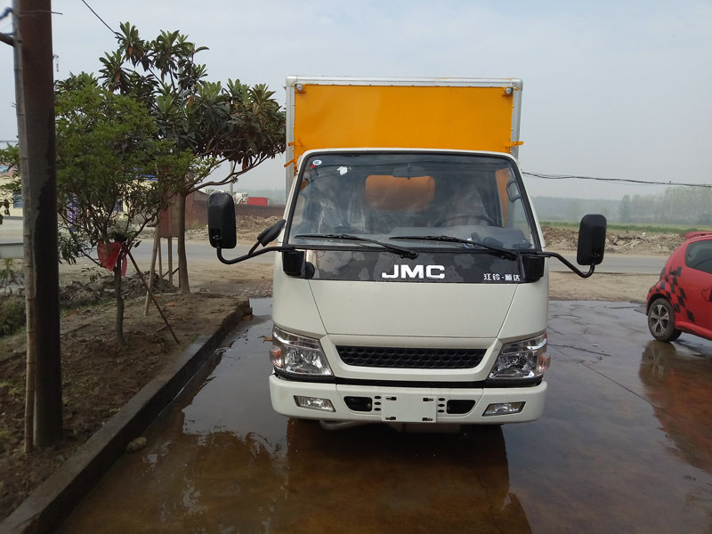 江鈴4.1米(藍牌)易燃固體廂式車 江鈴4.1米(藍牌)易燃固體廂式車