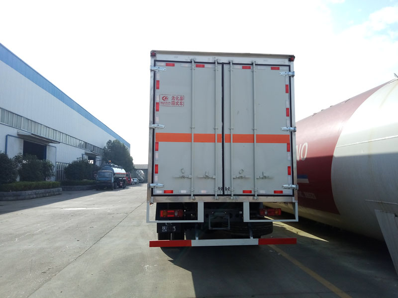 天錦6.6米(9.9噸)液體廂式車 天錦6.6米(9.9噸)液體廂式車