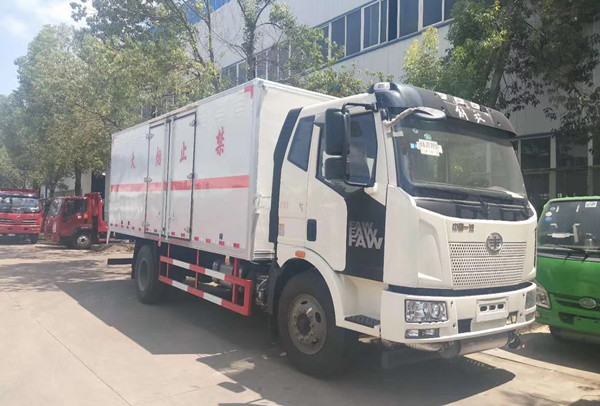 解放6米液體廂式運輸車 解放6米液體廂式運輸車