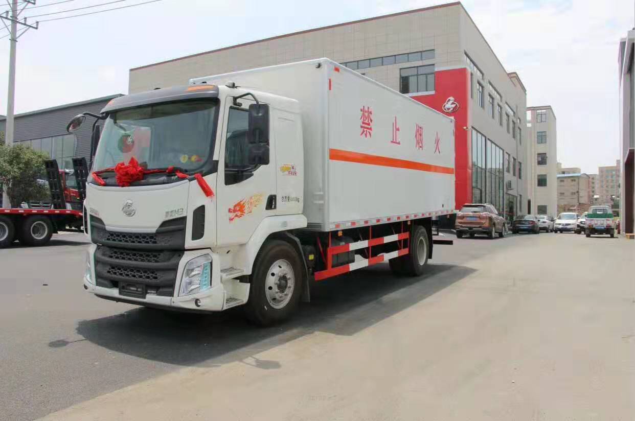 柳汽乘龍腐蝕品廂式車 柳汽乘龍腐蝕品廂式車