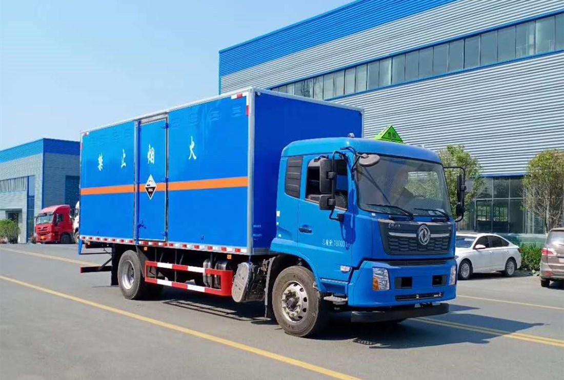 東風天錦八類腐蝕性物品廂式貨車 東風天錦八類腐蝕性物品廂式貨車