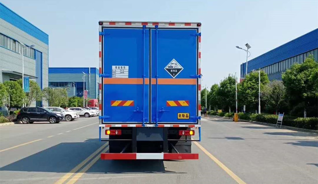 東風天錦八類腐蝕性物品廂式貨車 東風天錦八類腐蝕性物品廂式貨車