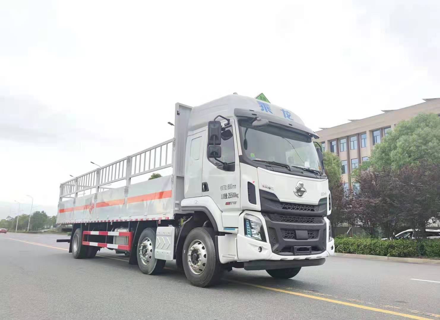 柳汽乘龍三軸9.6米貨廂氣瓶運輸車 柳汽乘龍三軸9.6米貨廂氣瓶運輸車