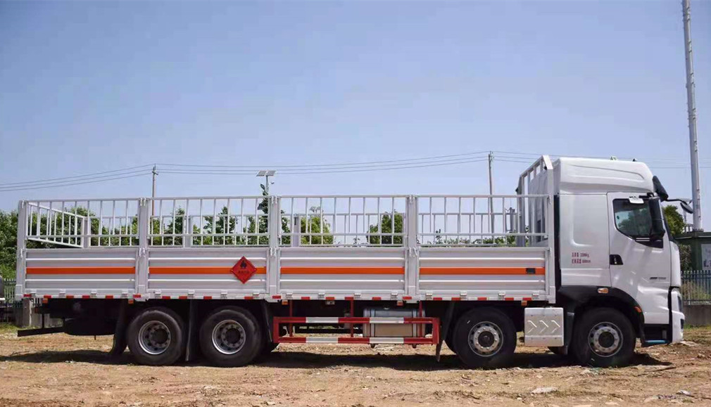 柳汽乘龍四軸9.6米貨廂氣瓶運輸車 柳汽乘龍四軸9.6米貨廂氣瓶運輸車