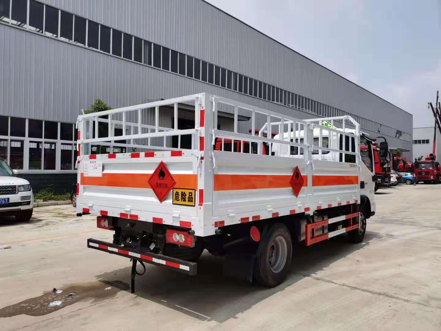 福田歐馬可4.1米貨廂氣瓶運(yùn)輸車 福田歐馬可4.1米貨廂氣瓶運(yùn)輸車