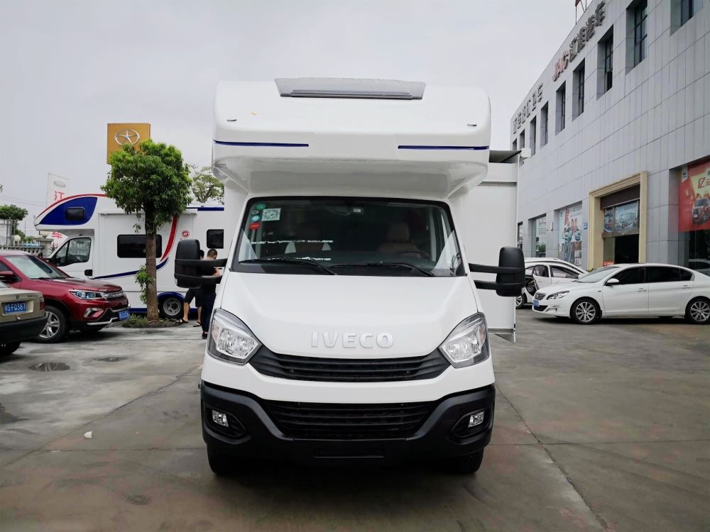 依維柯歐勝C型房車帶拓展倉(cāng) 依維柯歐勝C型房車帶拓展倉(cāng)