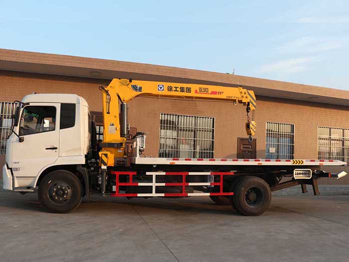 東風天錦平板帶吊清障車 東風天錦平板帶吊清障車