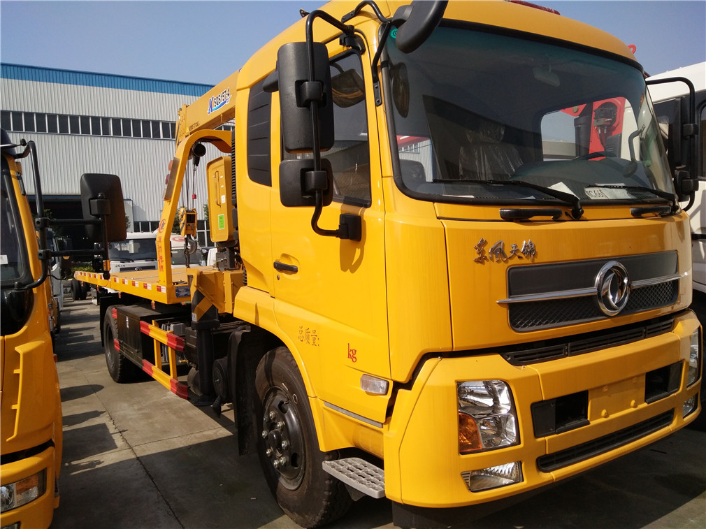 東風天錦平板帶吊清障車 東風天錦平板帶吊清障車