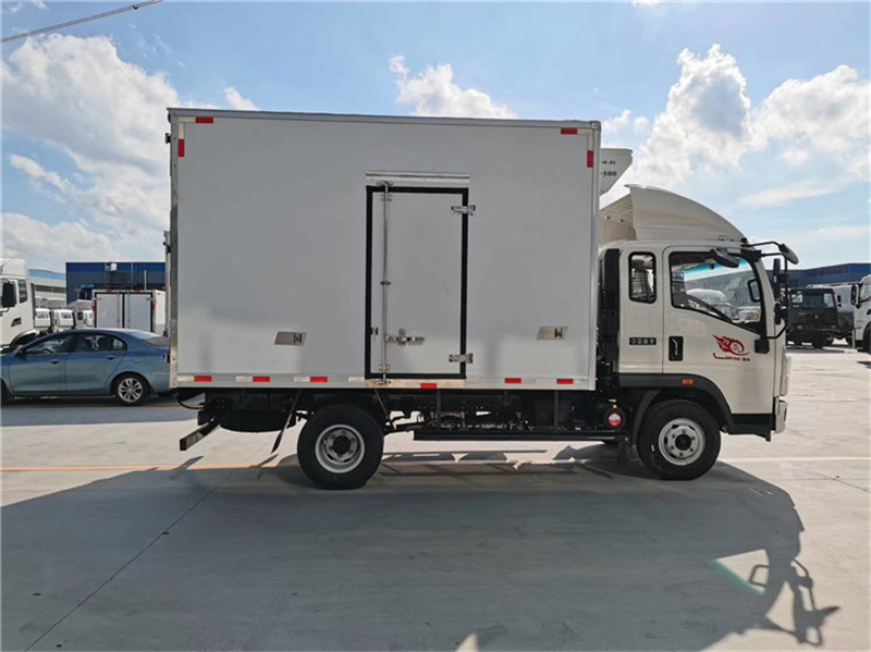 國(guó)六 重汽豪沃濰柴160馬力藍(lán)牌冷藏車(chē) 國(guó)六 重汽豪沃濰柴160馬力藍(lán)牌冷藏車(chē)