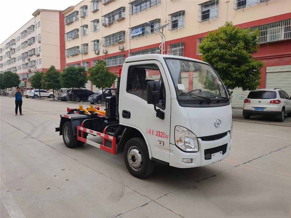 國六3方 藍(lán)牌躍進(jìn) 勾臂垃圾車 國六3方 藍(lán)牌躍進(jìn) 勾臂垃圾車