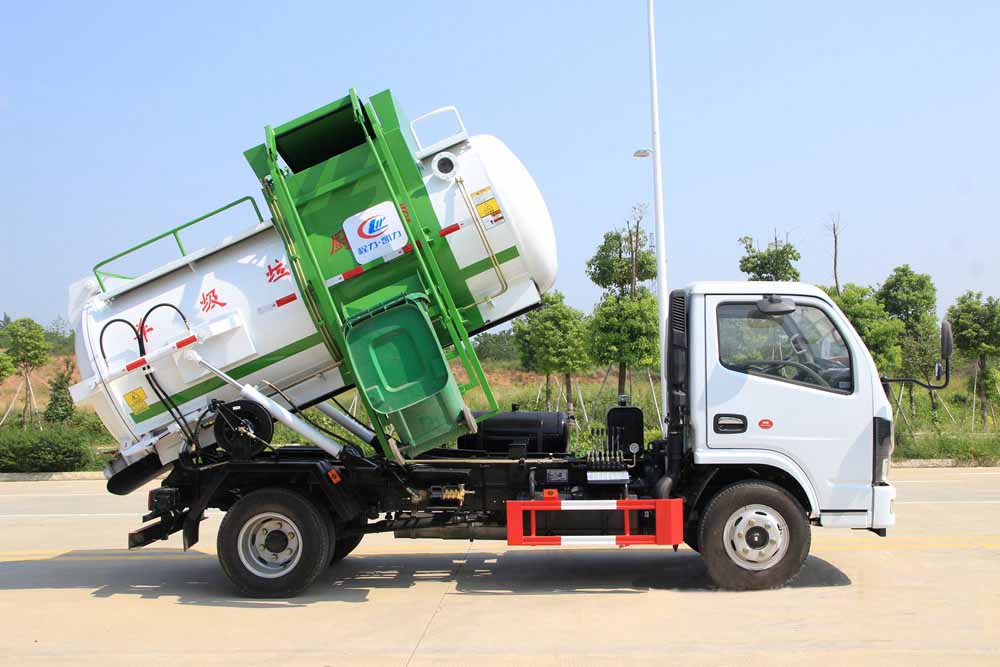 國(guó)六4.5方東風(fēng)D6 餐廚垃圾車(chē) 國(guó)六4.5方東風(fēng)D6 餐廚垃圾車(chē)