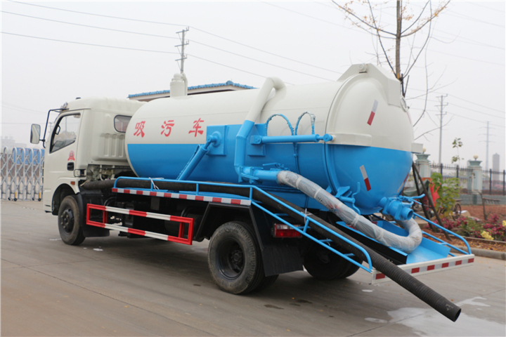 東風(fēng)多利卡5方吸污車 東風(fēng)多利卡5方吸污車