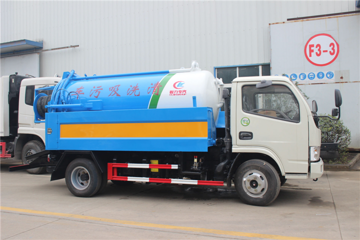 東風(fēng)小多利卡吸污車 東風(fēng)小多利卡吸污車