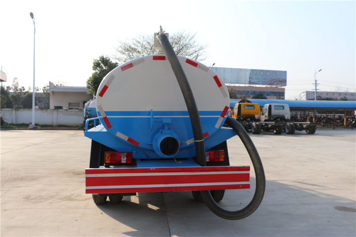 福田4.5方不上戶(hù)小卡之星吸糞車(chē) 福田4.5方不上戶(hù)小卡之星吸糞車(chē)