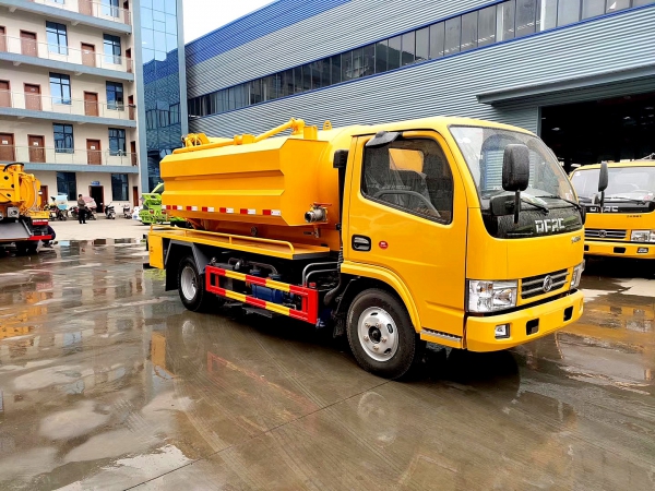 東風(fēng)D6多利卡2水4塵 6方清洗吸污車國(guó)六 東風(fēng)D6多利卡2水4塵 6方清洗吸污車國(guó)六