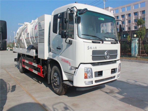 東風(fēng)天錦12方清洗吸污車 東風(fēng)天錦12方清洗吸污車