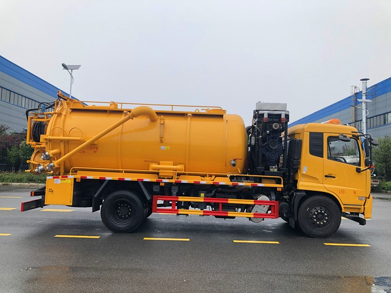 國六東風(fēng)天錦15方清洗吸污車帶副發(fā) 國六東風(fēng)天錦15方清洗吸污車帶副發(fā)