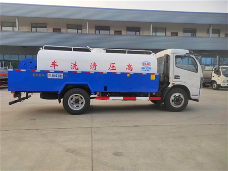 國六東風8方清洗車