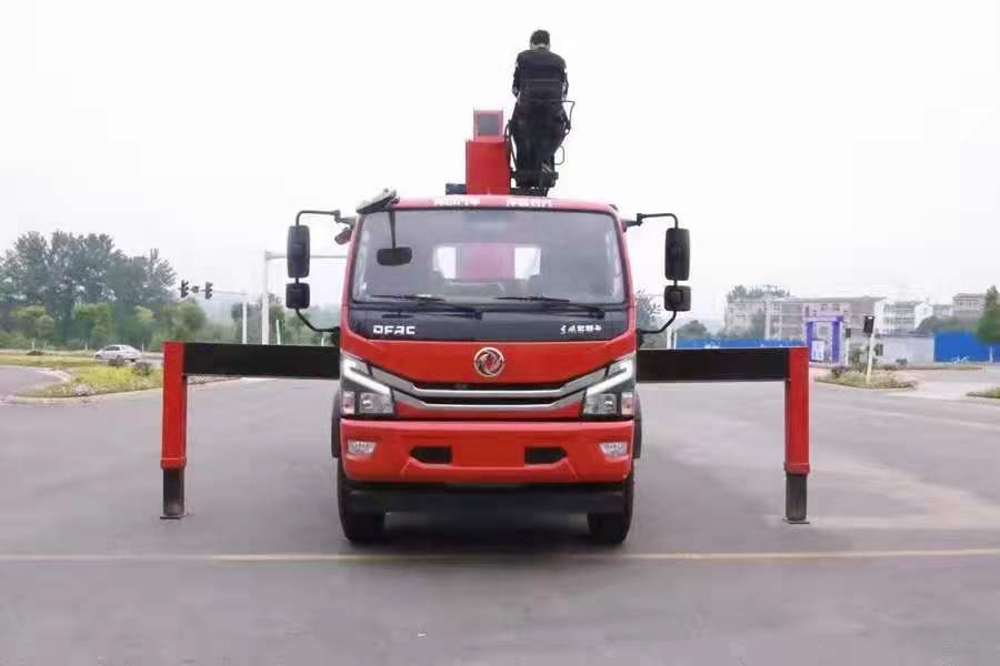 東風D8單橋貨箱6.2米隨車吊 東風D8單橋貨箱6.2米隨車吊