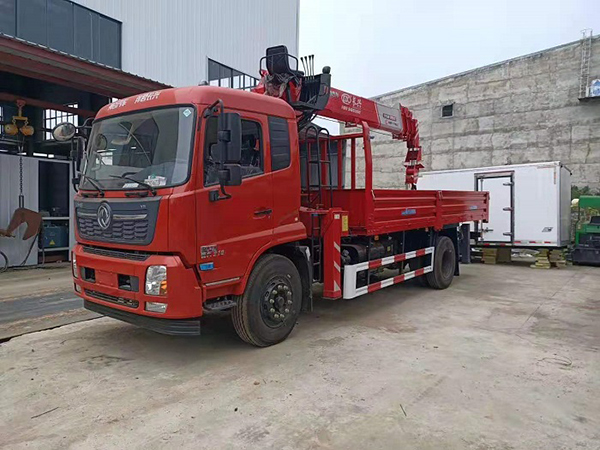 東風(fēng)天錦國六單橋隨車吊，上裝8噸各類吊機(jī)