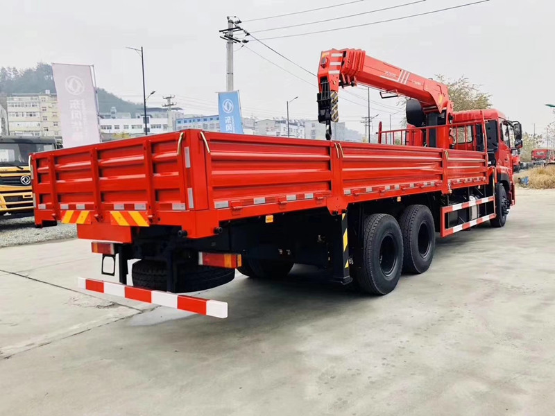 東風(fēng)天龍新款后八輪隨車吊