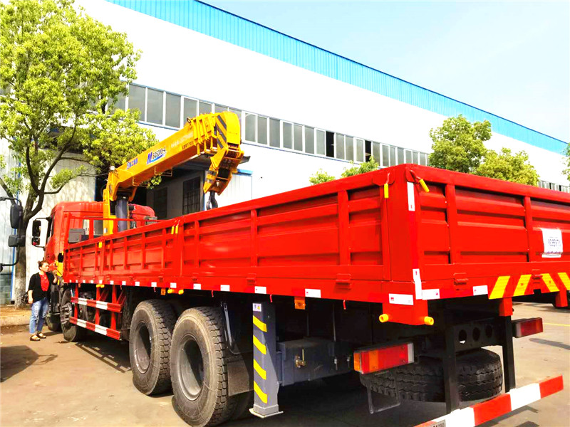 天龍前四后八12噸吊機 天龍前四后八12噸吊機