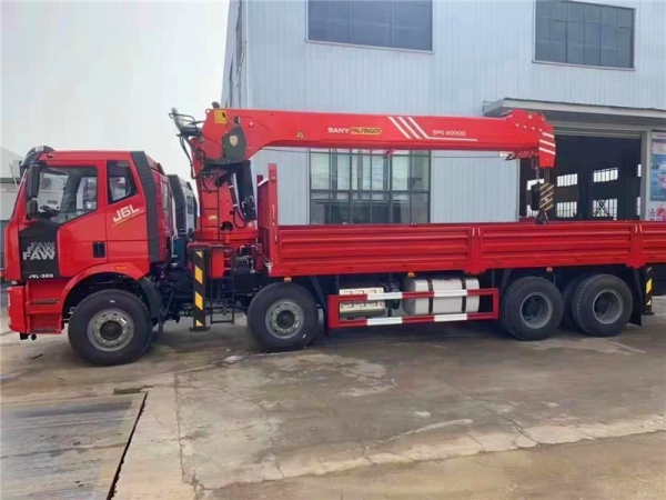 解放國六前四后八隨車吊新品上市 解放國六前四后八隨車吊新品上市