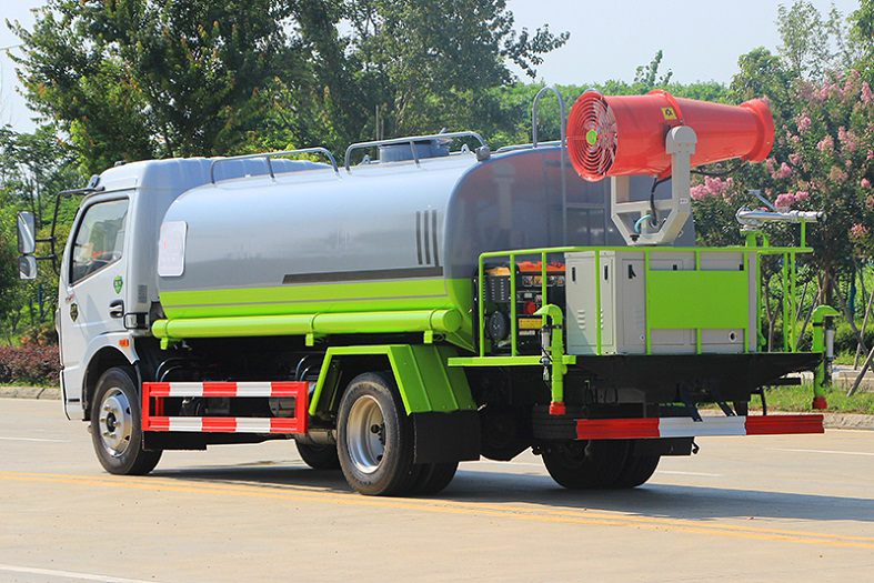 東風大多利卡9噸噴霧車 東風大多利卡9噸噴霧車