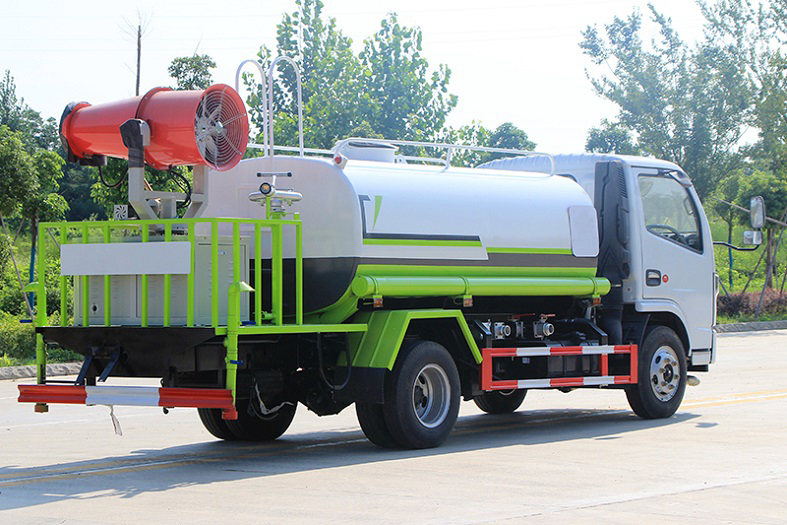 東風小多利卡5噸噴霧灑水車 東風小多利卡5噸噴霧灑水車