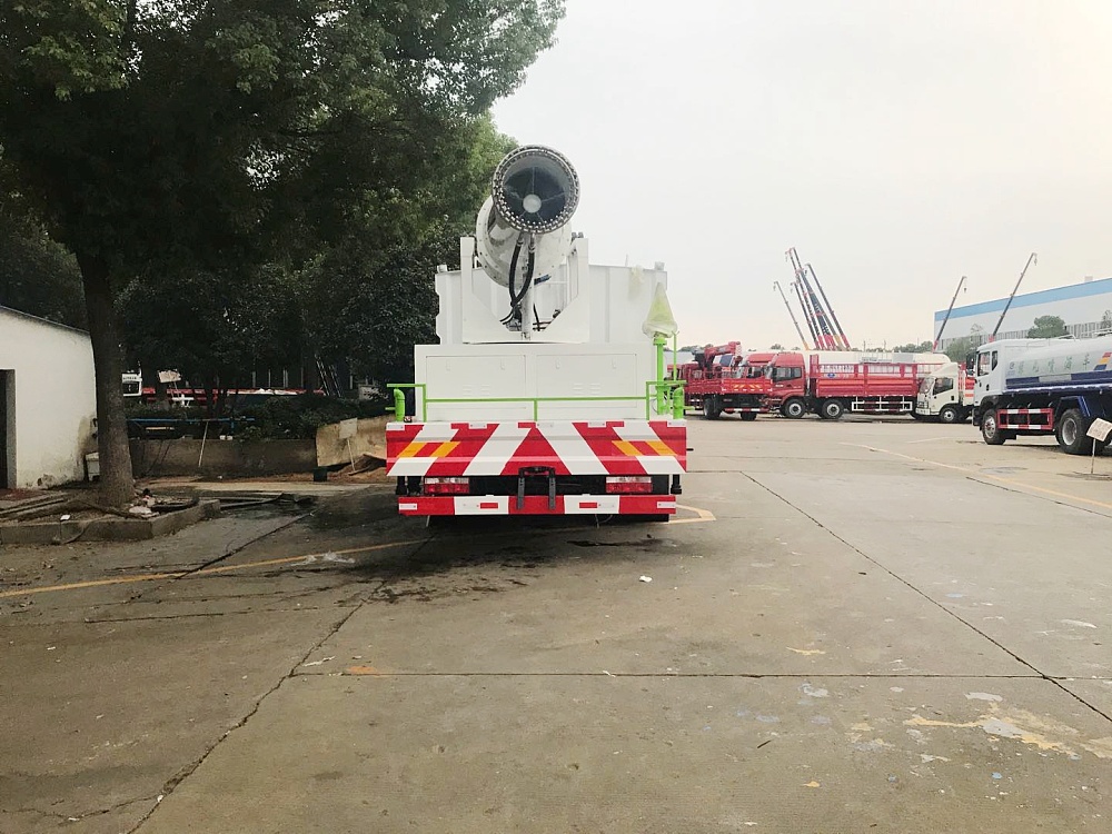東風(fēng)專底噴霧霧炮車國(guó)六10立方/50-100米霧炮 東風(fēng)專底噴霧霧炮車國(guó)六10立方/50-100米霧炮