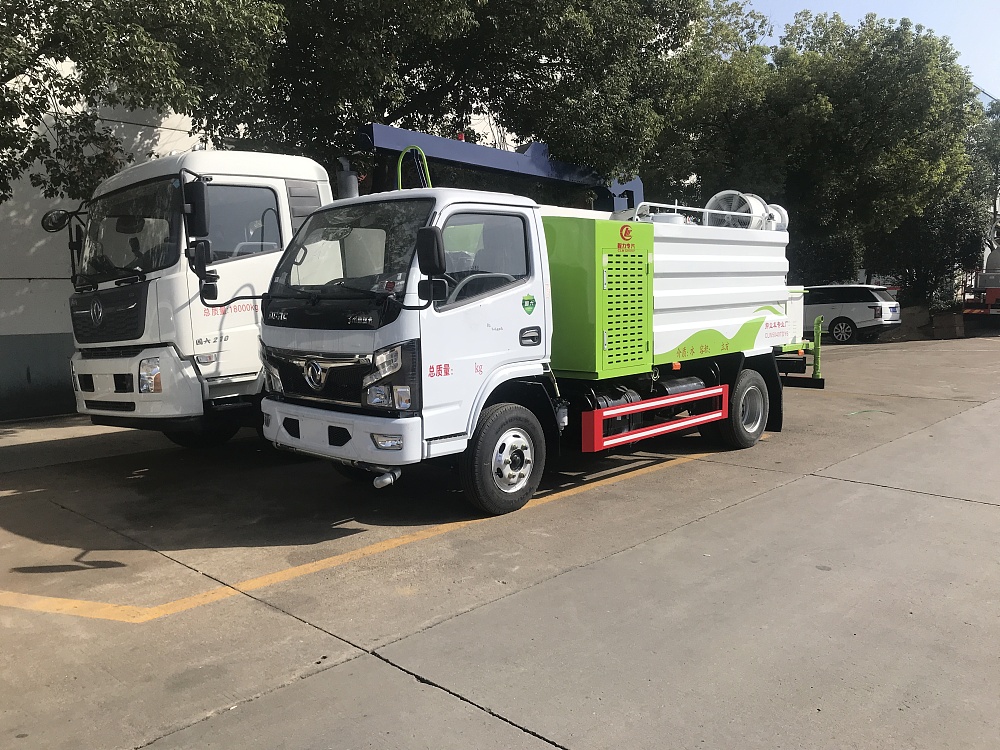 東風(fēng)小多利卡霧炮車國(guó)六4.5立方/30-40米霧炮 東風(fēng)小多利卡霧炮車國(guó)六4.5立方/30-40米霧炮