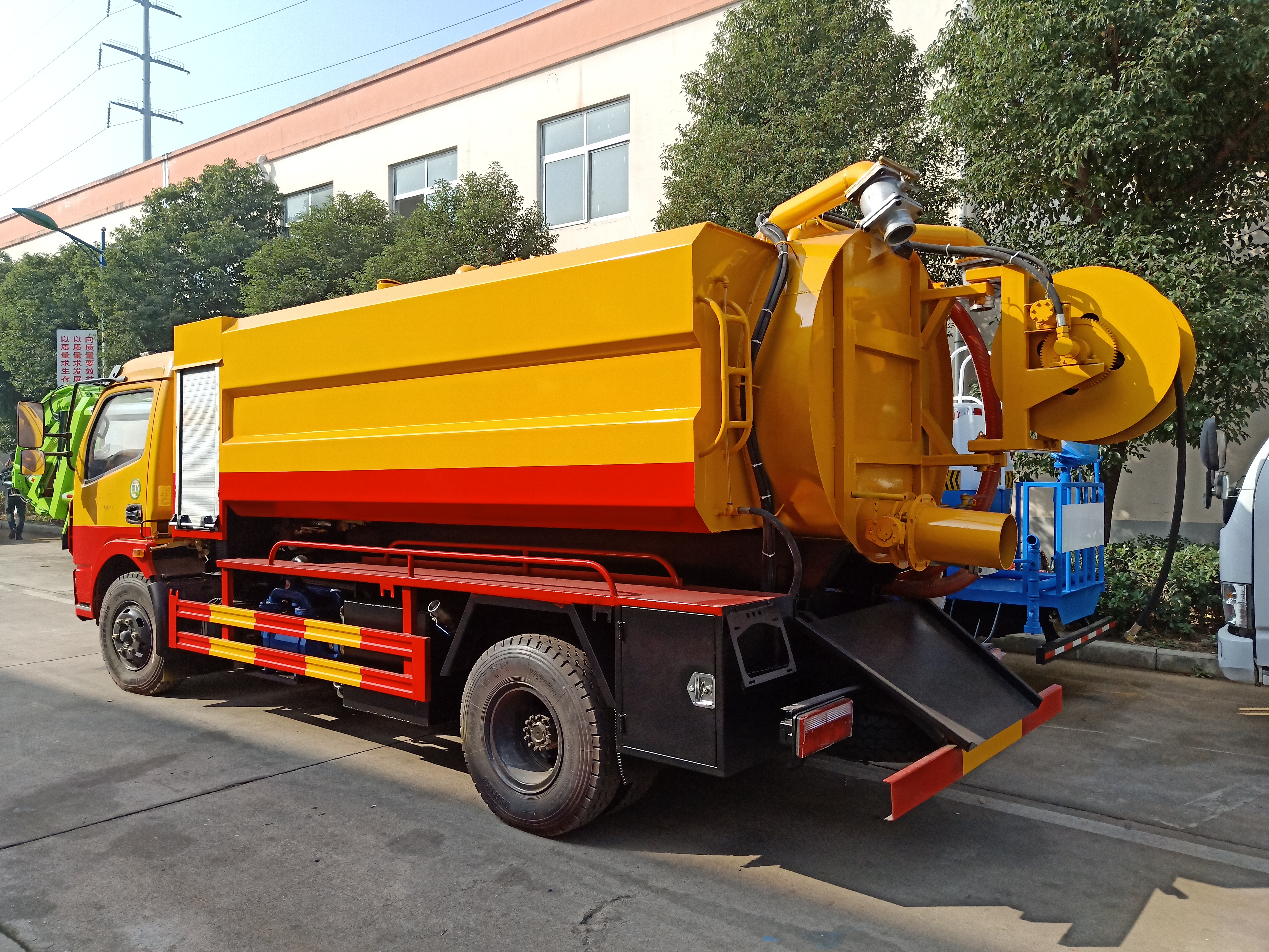 東風大多利卡清洗吸污車 東風大多利卡清洗吸污車