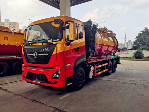 天龍后八輪清洗吸污車(chē) 天龍后八輪清洗吸污車(chē)