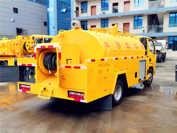 小多利卡清洗吸糞車 小多利卡清洗吸糞車