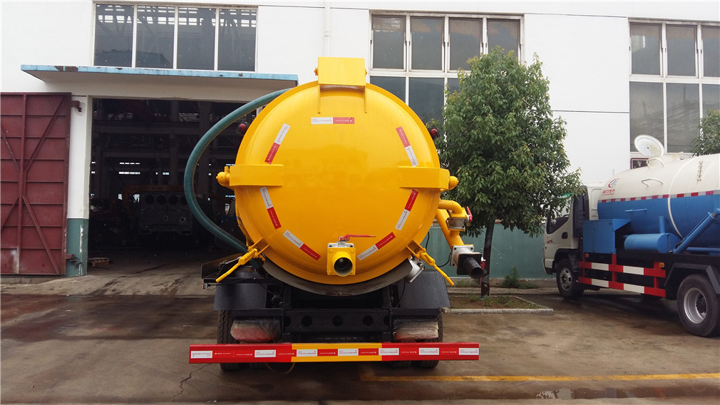 東風大多利卡8方清洗吸污車 東風大多利卡8方清洗吸污車